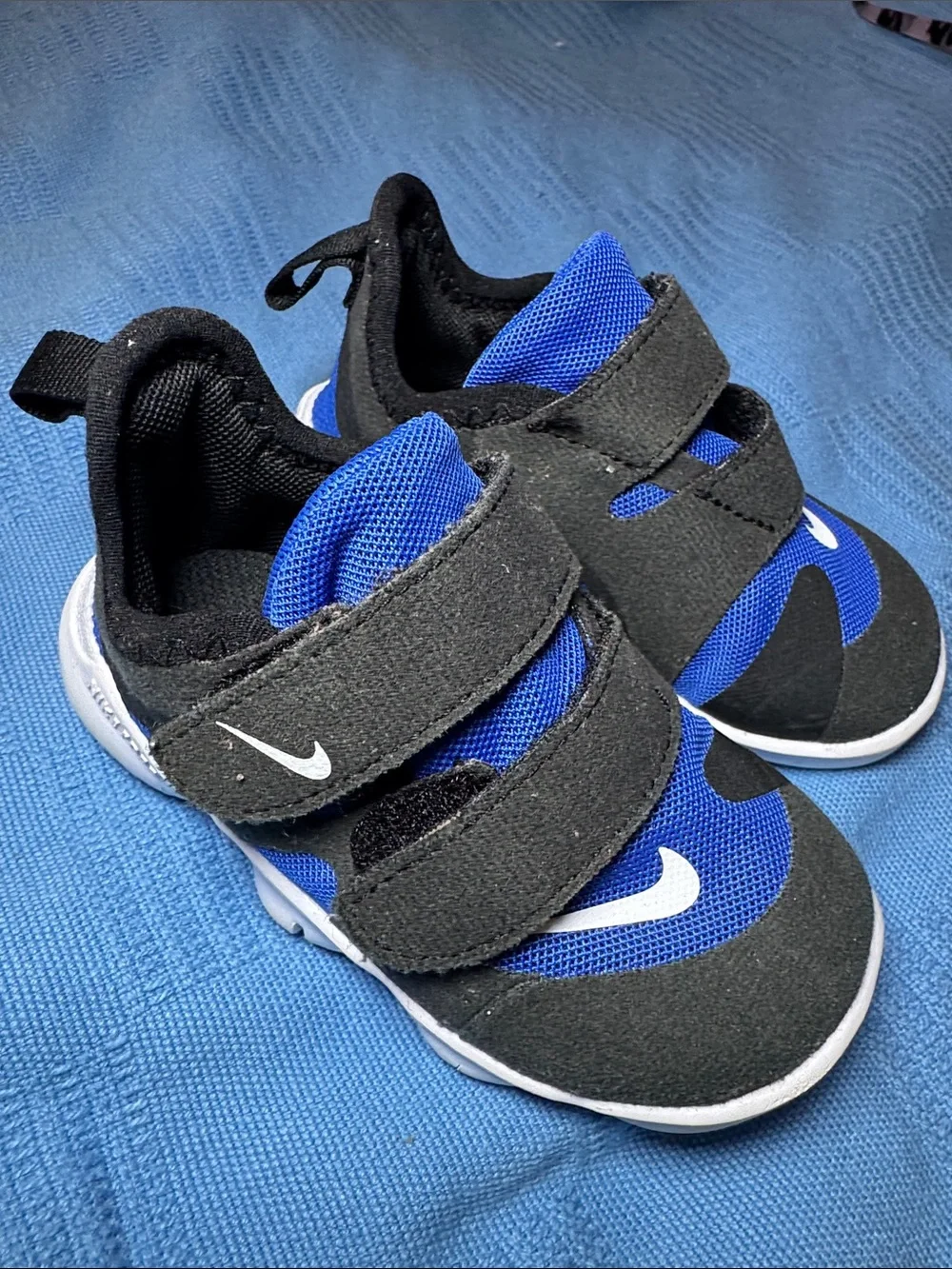 Sz 6C Like New Nike Kids Free RN 5.0